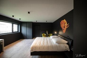 Boutique Hôtel, La Cour De La Reine, Rooftop & Bistronomique Restaurant - Spa