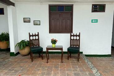 هتل Casa Antigua Buga