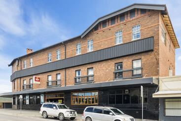 هتل Queanbeyan Canberra