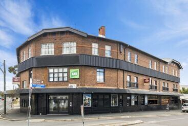هتل Queanbeyan Canberra