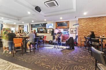 هتل Queanbeyan Canberra