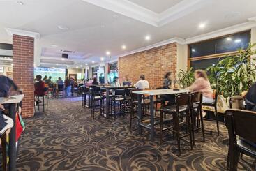 هتل Queanbeyan Canberra