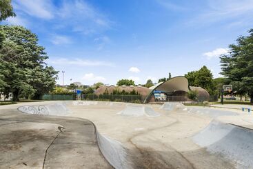 هتل Queanbeyan Canberra