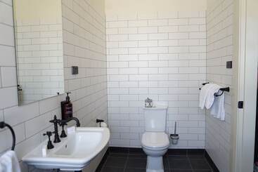 هتل Queanbeyan Canberra