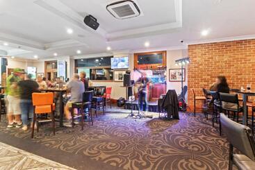 هتل Queanbeyan Canberra