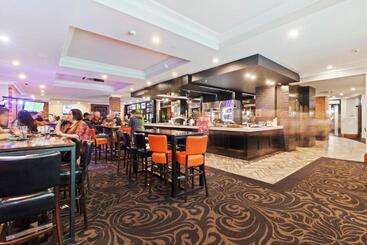 هتل Queanbeyan Canberra