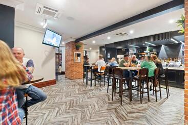 هتل Queanbeyan Canberra