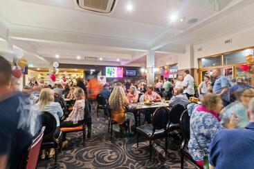 هتل Queanbeyan Canberra