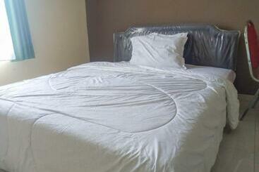 هتل Travelista Homestay Near Gor Candradimuka Semarang Mitra Reddoorz