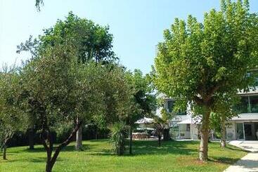 Marina Gardens Boutique&suites