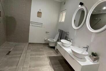 پانسیون Guest House On Gillian Unit 6