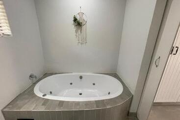 پانسیون Guest House On Gillian Unit 6