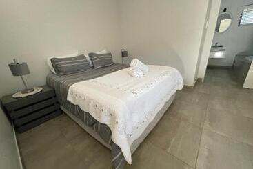 پانسیون Guest House On Gillian Unit 6