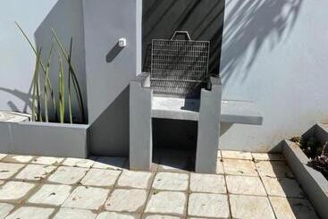 پانسیون Guest House On Gillian Unit 6