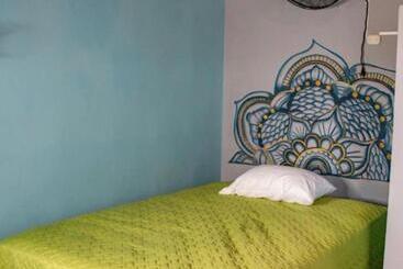 پانسیون Hostal Casa Luna