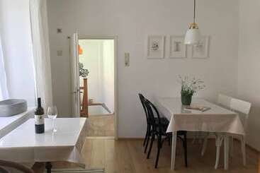 호스텔 Gästehaus Lurger