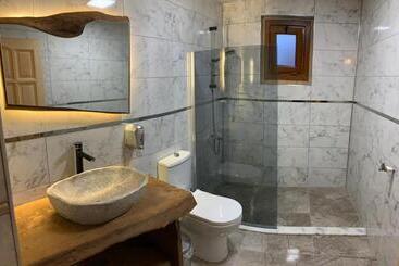 Oşvacu Dağ Evleri