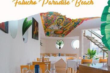 هتل Falucho Paradise Beach