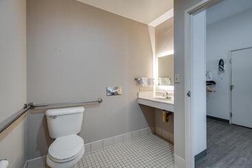 هتل Mysuites Lawton