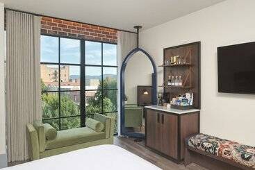 هتل The Restoration Asheville