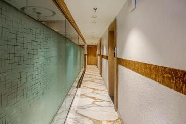 هتل Treebo Urban, 1 Km From Railway Station