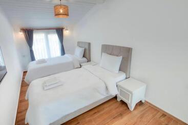 Londi̇a Otel