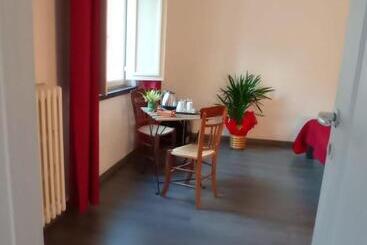 پانسیون 384 Guesthouse Rooms & Suite Enna