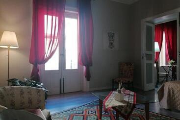 پانسیون 384 Guesthouse Rooms & Suite Enna