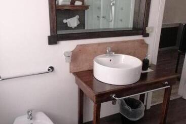 پانسیون 384 Guesthouse Rooms & Suite Enna