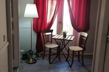 پانسیون 384 Guesthouse Rooms & Suite Enna