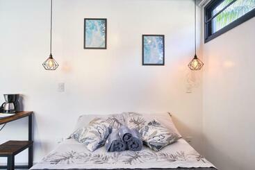 پانسیون Guest House Econtainer