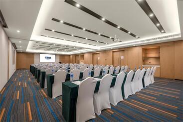 هتل Holiday Inn Express Meishan Dongpo, An Ihg