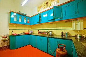 هتل Sai White Villa