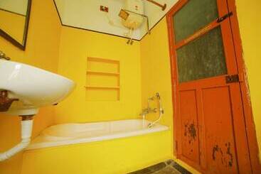 هتل Sai White Villa