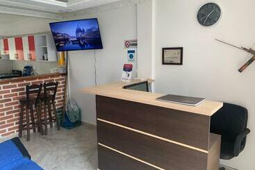 پانسیون Hostal La Luz De La Colina