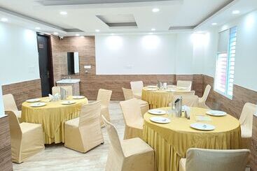 Airport Hotel Shivaka Inn