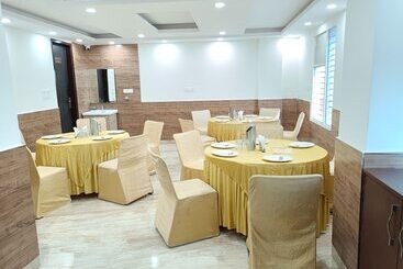 Airport Hotel Shivaka Inn