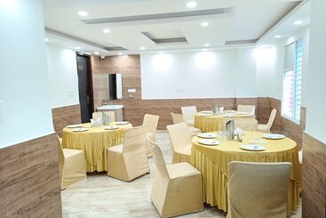 Airport Hotel Shivaka Inn