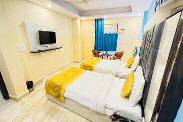 Airport Hotel Shivaka Inn