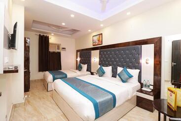 Airport Hotel Shivaka Inn