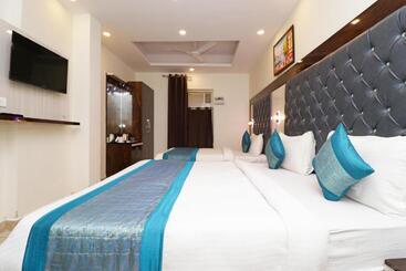 Airport Hotel Shivaka Inn