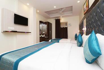 Airport Hotel Shivaka Inn