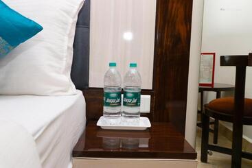 Airport Hotel Shivaka Inn