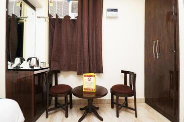 Airport Hotel Shivaka Inn