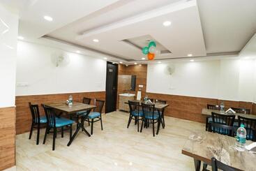 Airport Hotel Shivaka Inn