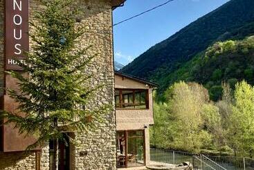 Les Nous - Rialp