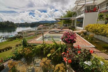 Hotel Bania Travels