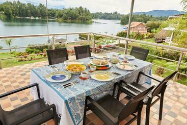Hotel Bania Travels