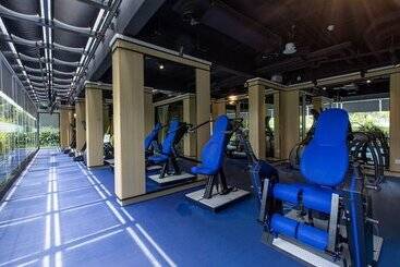 هتل Komune Living & Wellness In The Park