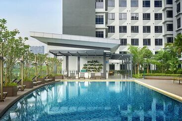 هتل Komune Living & Wellness In The Park